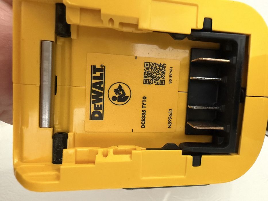 Dewalt DCS335-Fierastrau pendular