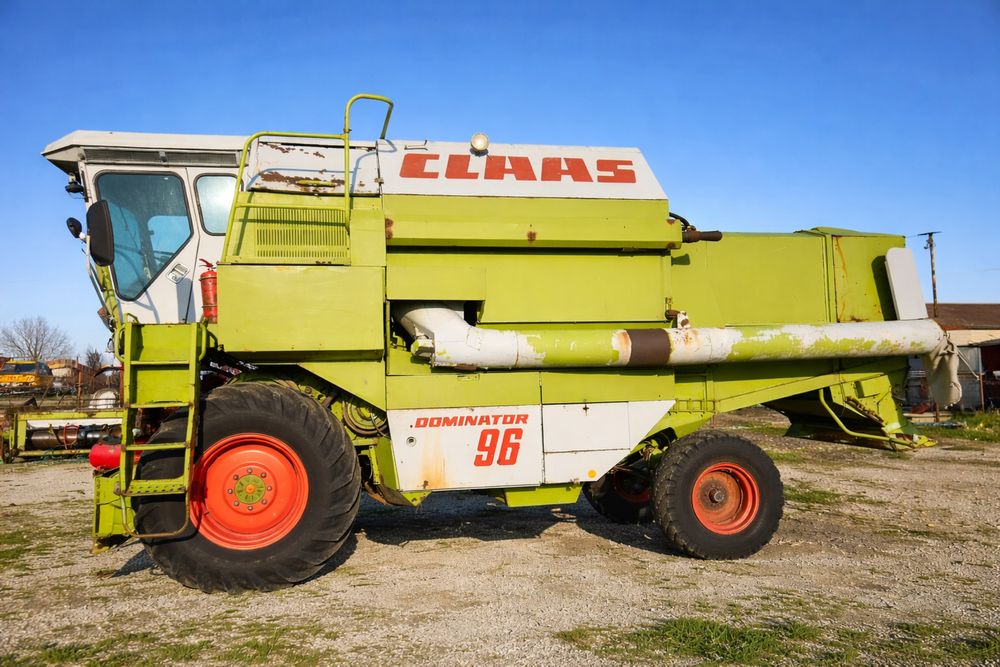 Комбайн CLAAS Dominator 96 – работещ, готов за жътва!