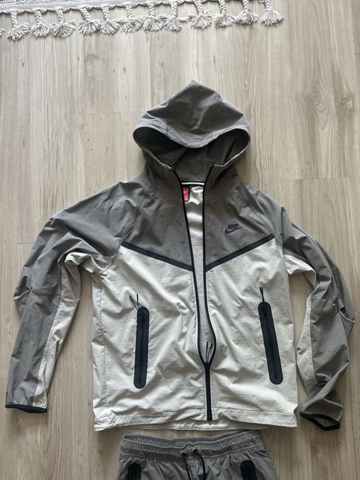 Nike Tech екип чисто нов
