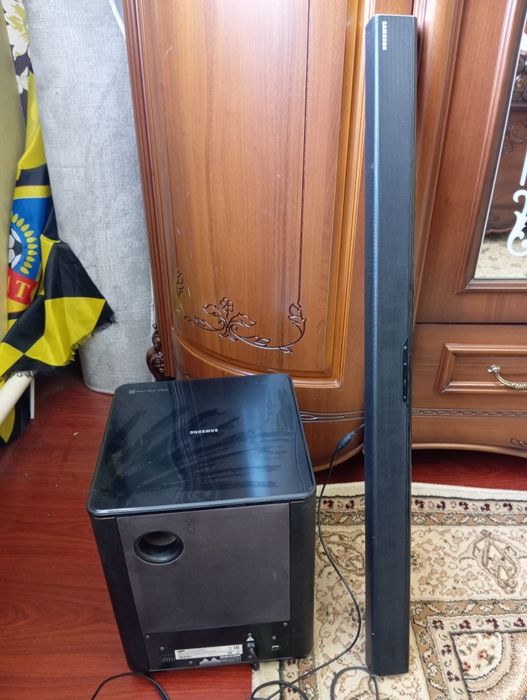 Саундбар с сабвуфер