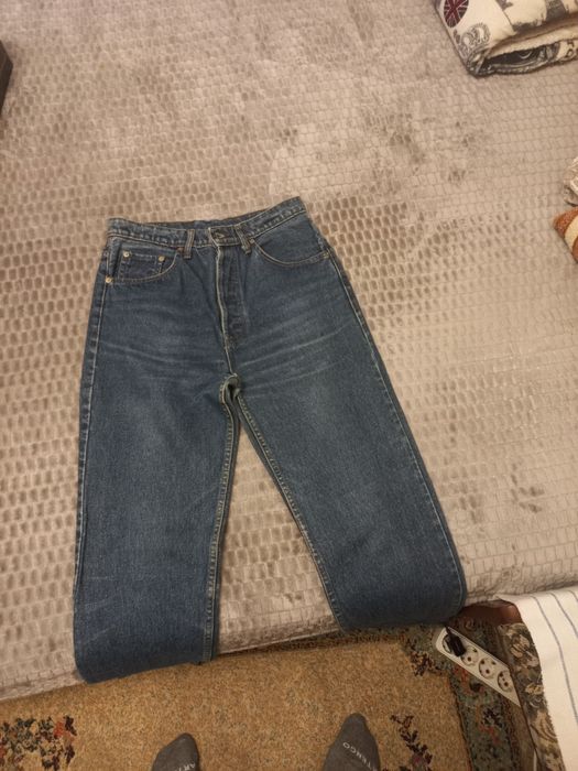 Blugi Levis 44-46, măsura românească.