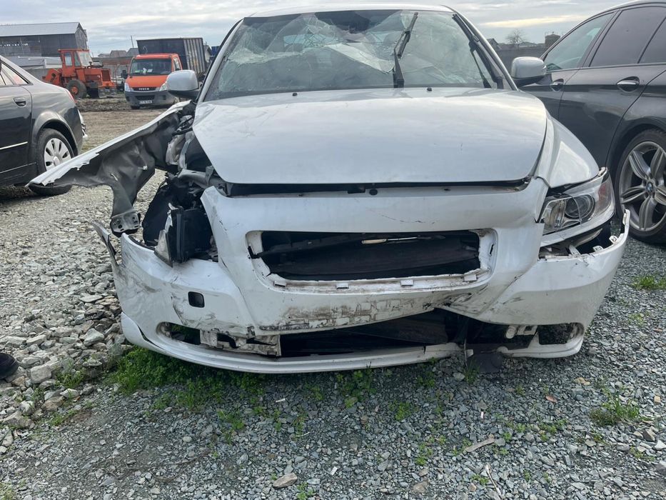 Vand volvo s40 avariat