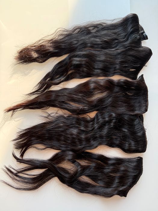 Пет реда коса, готова за носене, с клипси, варира от 50-55см