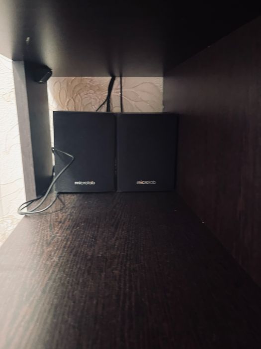 Компьютер и диван