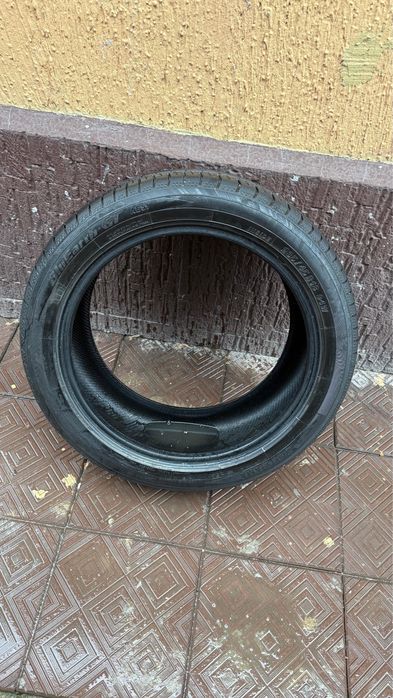 Комплект летних шин 235/45/18