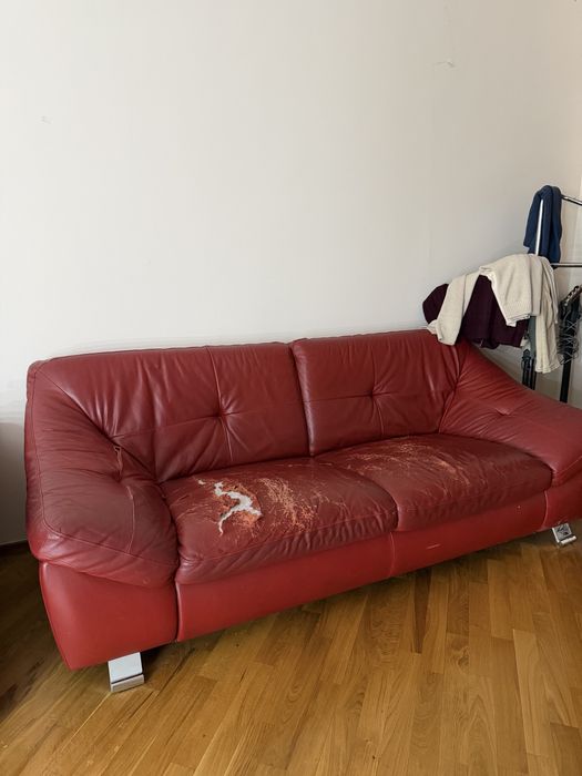 Кожаный диван 2.1 м