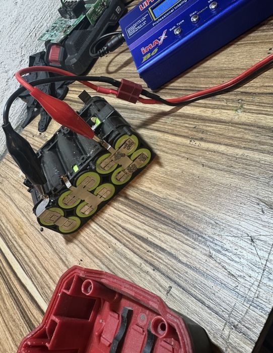 Ремонт и рециклиране на батерии и машинни и инстументи