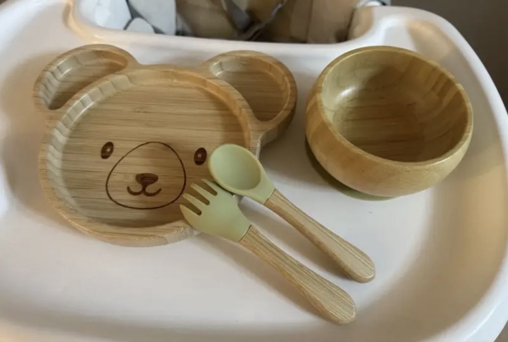 Детски бамбуков комплект за хранене с вакуумно дъно 4 части