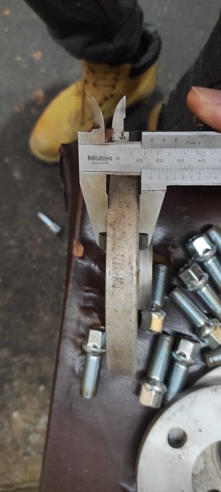 Фланци с болтове 5х100