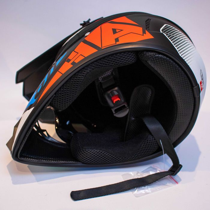 Каска подходяща за мотокрос , планински велосипед , ел. тротинетка