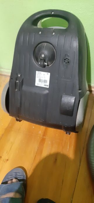Пылесос 2 шт. работают отлично продаю срочна.