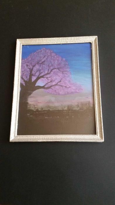 Рисунка на дърво с молив. В рамка с стъкло. Цената е 10 €