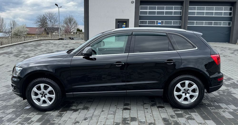 Audi Q5 Audi Q5, 4x4 (Quattro), 2010, 250.000 km, cutie manuala, 2.0 diesel