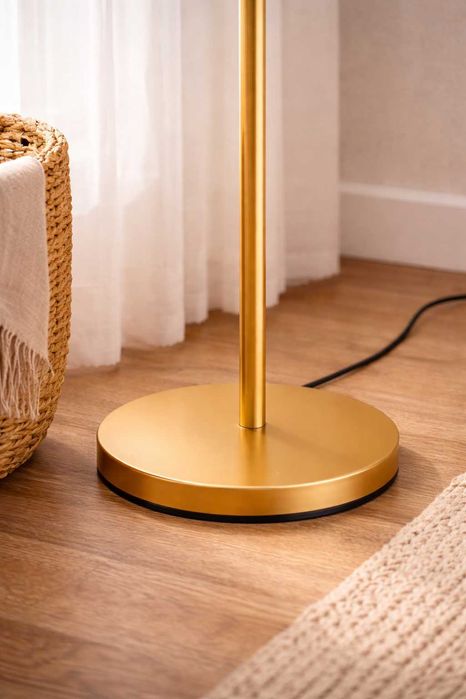 Lampadar modern auriu cu abajur textil reglabil, comutator pedală