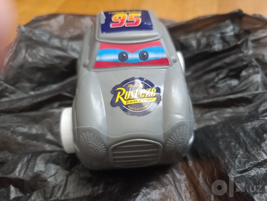 Игрушечная машина