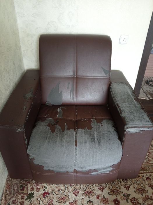 Бесплатно диван и кресло