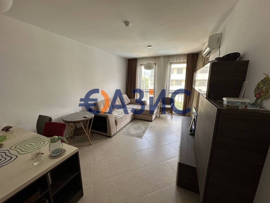 Продава се Двустаен апартамент в к.к. Слънчев бряг - 60 кв.м за 1584 €/кв.м - Снимка #1