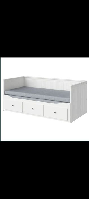 Vind mobilier compus din pat extensibila  si dulap haine  copii