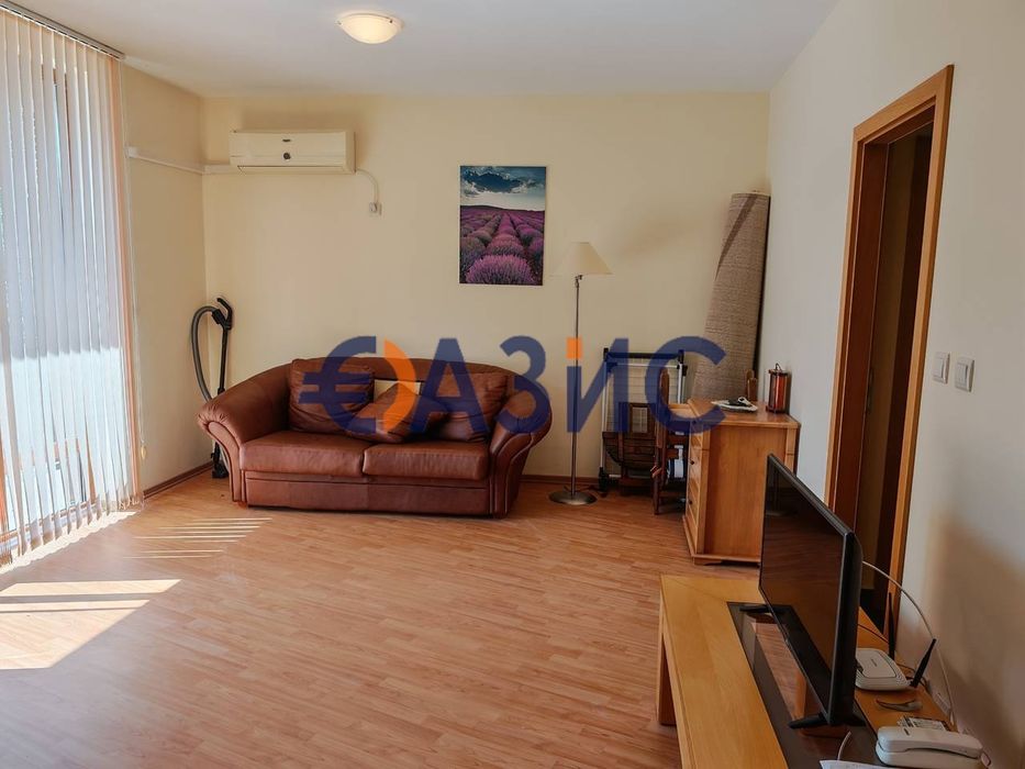 Продава се Двустаен апартамент в Свети Влас - 89 кв.м за 773 €/кв.м - Снимка #1