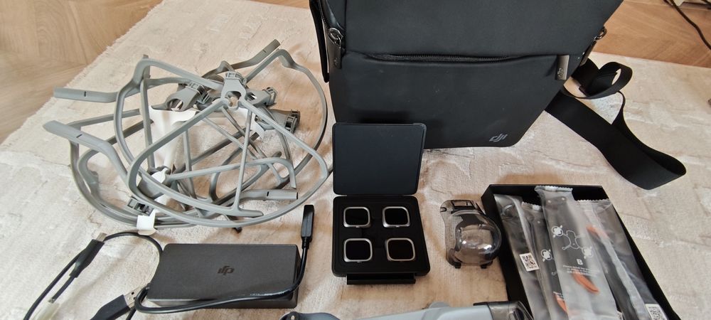 DJI Air 2S Fly More Combo, дрон в отлично състояние - нов