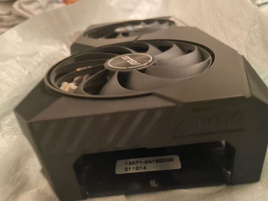 ASUS Dual RX 6600 8GB GDDR6.