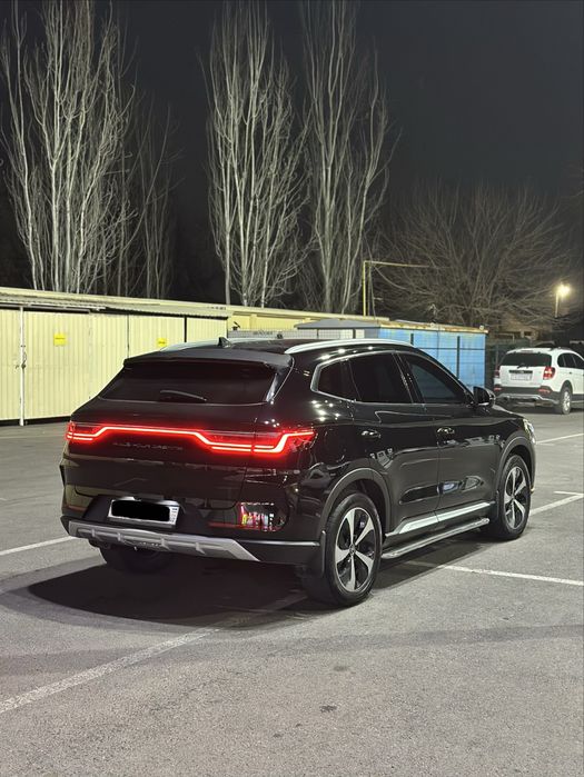 BYD Song Plus Flagship 2022 elektromobil srochna sotiladi