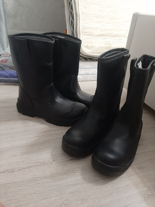 Сапоги новые 42-43