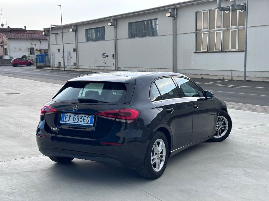 MERCEDES-BENZ A-Class 2019 — imagine 3