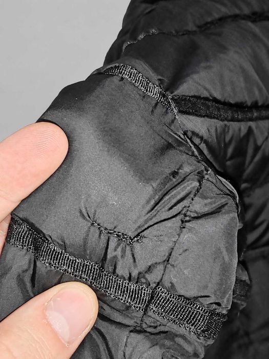 Geacă matlasată neagră Moncler cu glugă detașabilă, mărimea 3