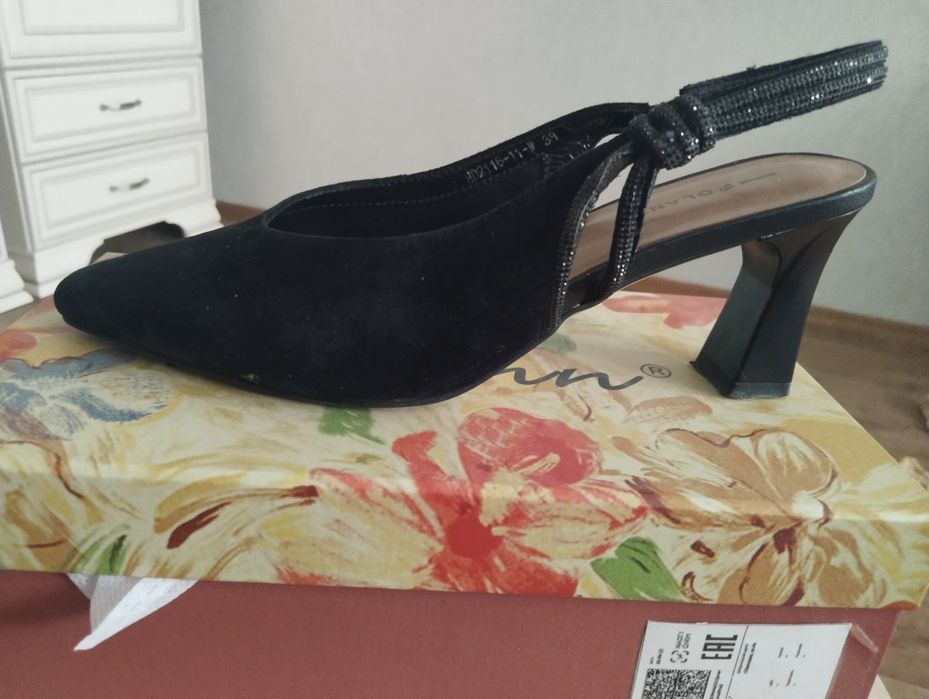 Продам женские туфли