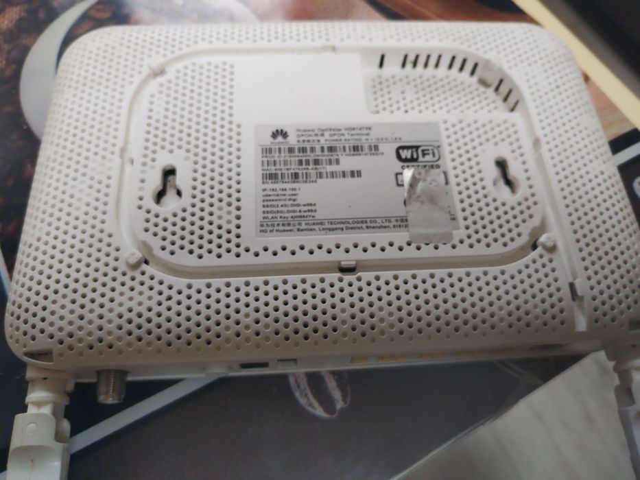 Router Huawei optixstar  HG8147X6