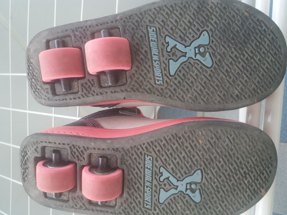 Детски обувки с колелца