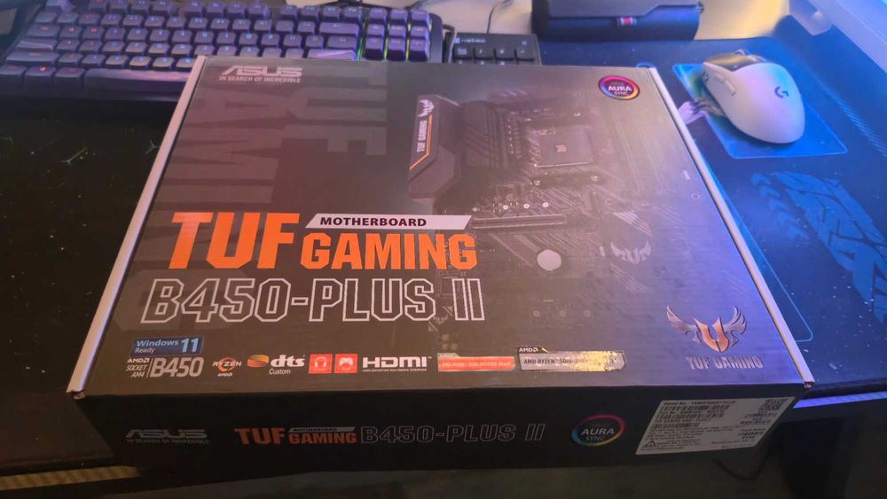 Компютърна конфигурация с AMD Ryzen 7 5800X и 32gb RAM + Монитор