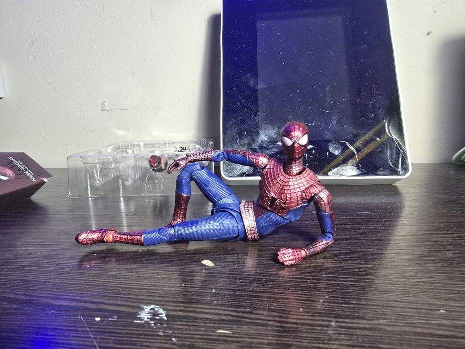 Человек паук игрушка