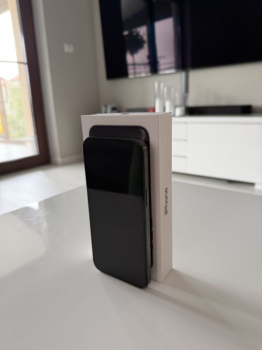 Iphone 15 Pro Max +13 Huse Premium +Cutie Originala , Stare Impecabilă