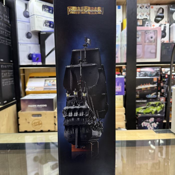 Lego "Черная жемчужина ; Пираты карибского моря"