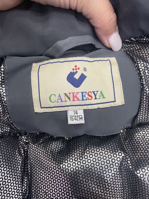 Продам детскую куртку зима