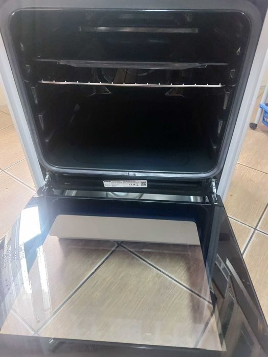 Aragaz electric  nou cu plite