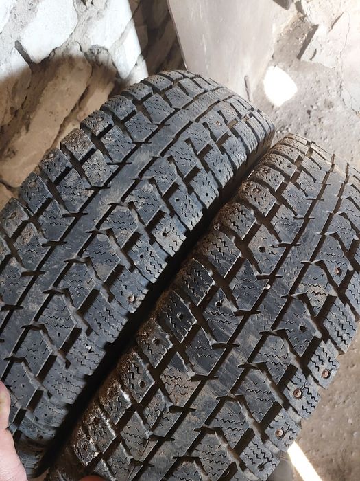 продам 2 баллона 185/ 75 /16