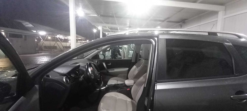 Proprietar, vand masina Nissan Qashqai PANORAMIC 1.6 full option