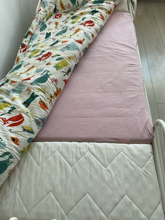 Pat copii reglabil pe lungime+ saltea gratis, stare excelentă