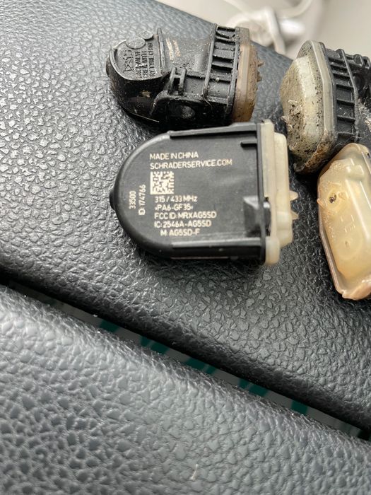 Датчици за налягане на гумите 315/433MHz за Mercedes и др.