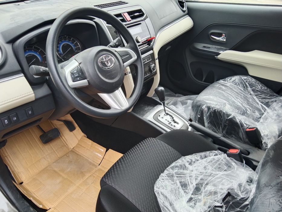 TOYOTA RUSH 2022год новый