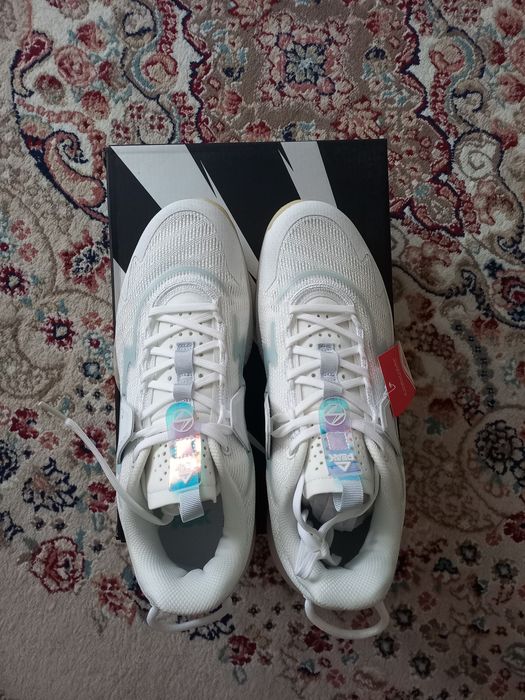 Кроссовки PEAK white