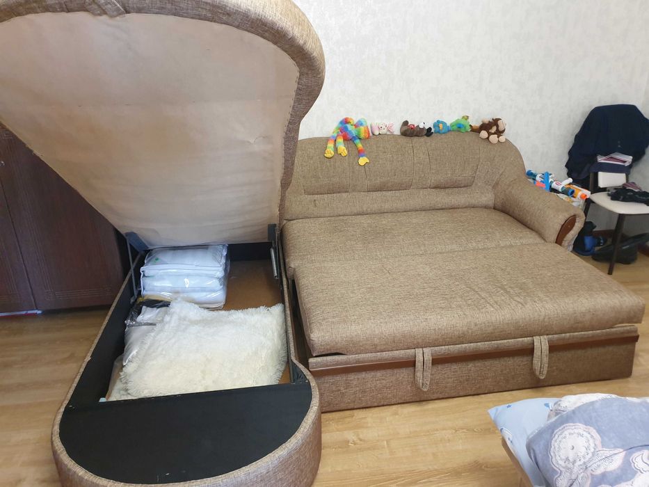 Продам диван угловой