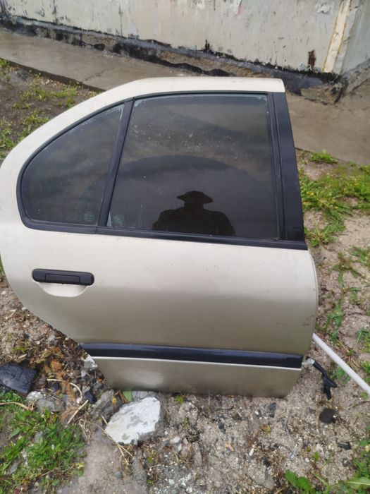 Продам дверь nissan premera