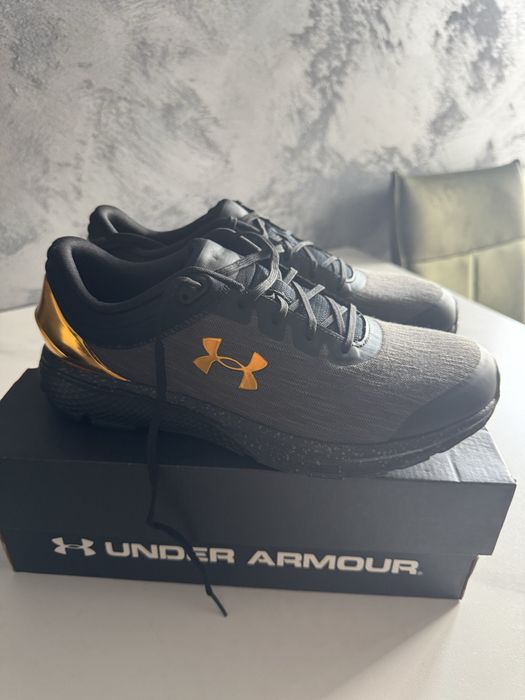 Adiasi Under Armour marime 43
