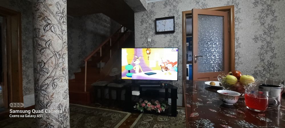 Teлевизор смарт 103 по диогонали