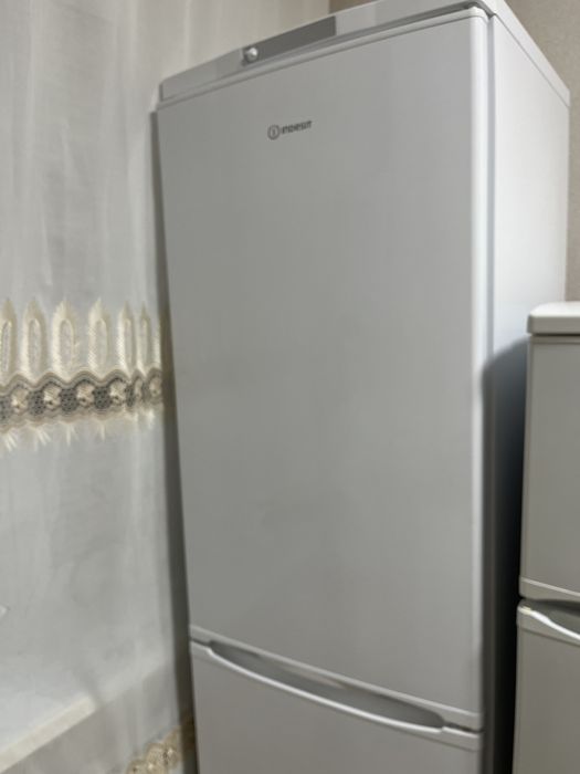 Indesit холодильник