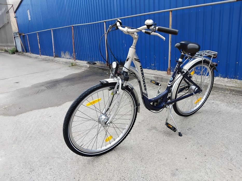Vând bicicleta din aluminiu pentru damă